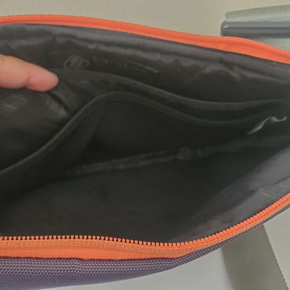 Tomtoc sling bag